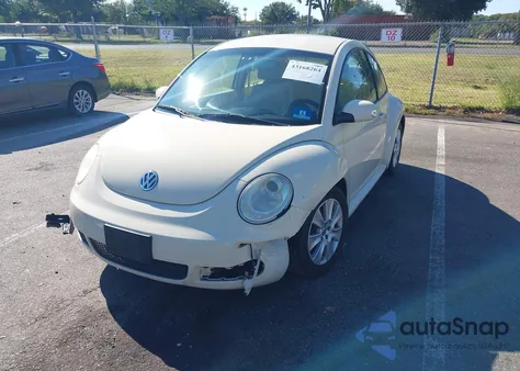 2010 Volkswagen New Beetle 2.5L from USA, damaged, VIN 3VWPG3AG0AM021014